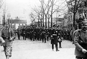 Raiding: Reception of the crew of the SMS Wolf in Berlin, 1918