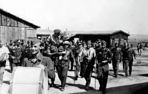 Comrades: Reception at a German pilot unit, 1943