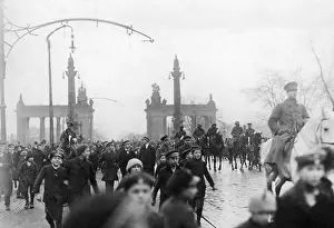 Accompany: Reception of returning soldiers in Berlin, 1918