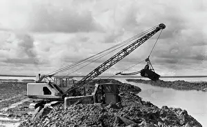 Excavator: Reclamation work