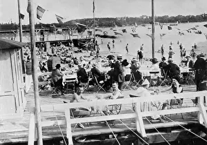 Seek: Recreation at the Wannsee, 1917