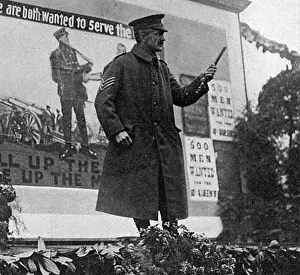 Coerce: A recruiter speaking on the plinth in Trafalgar Square, WW1