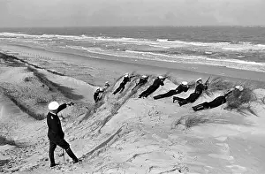Instructions: Recruits of the Kriegsmarine during a combat exercise