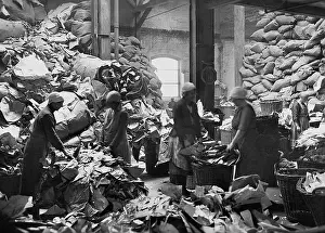 Sort: Recycling old material