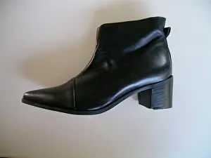 Pointy: red or dead shoes - Ankle boots, Red or Dead