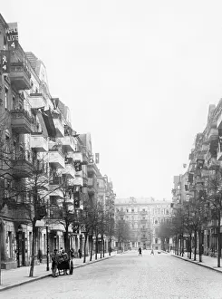 Berliner: Red flags in Neukoelln, 1932