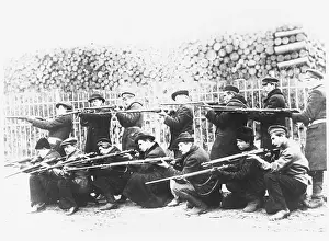 Putilov: RED GUARD LEARN GUNS