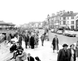 Redcar: Redcar, the Promenade 1954