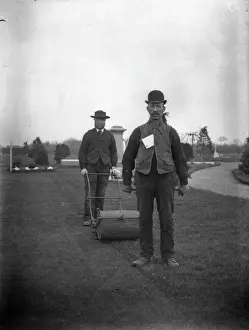 Lawnmower: Reeves, Sexton