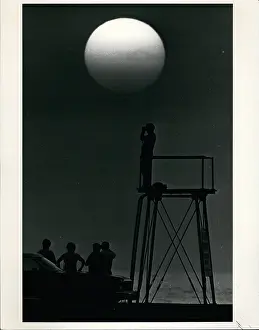 Scan: Refugees