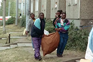 1990er: Refugees leave home for asylum seekers