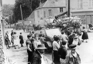 Homeland: Refugees in the south of Paris, 1940