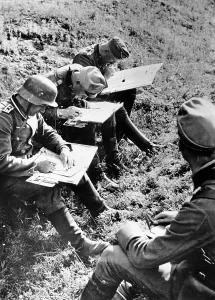 Messages: Regiment command post of the Wehrmacht on the Eastern Front