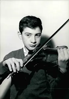 Pasquier: Regis Pasquier, young violinist, Paris