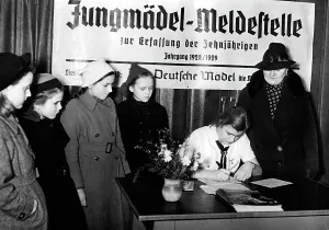 Adolescence: Registration office of the BDM, 1939