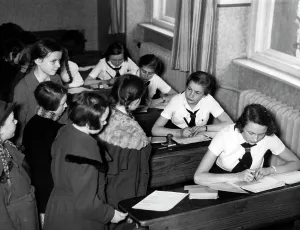 Adolescence: Registration office of the BdM in Berlin, 1937