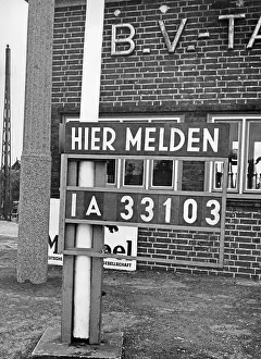 Messages: Registration office at the Elbbruecken, 1935