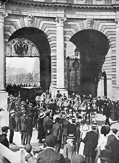 Creams: Rehearsal of the Coronation procession