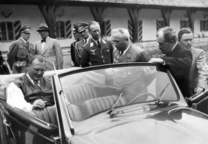 Schorfheide: Reich Marshal Goering tries out the first model of the KDF c