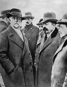 Scheidemann: Reich President Friedrich Ebert (2nd from right) and