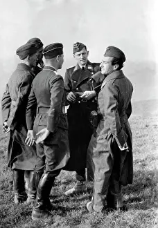 Broadcasters: Reichssendeleiter Hadamowsky speaks with broadcasters, 1940