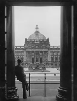 Glance: Reichstag in Berlin, 1930