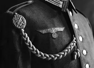 Weave: Reintroduction of the decoration for weapons proficiency