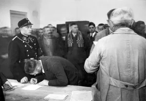 Amnesty: Release of prisoners from Dachau concentration camp, 1933