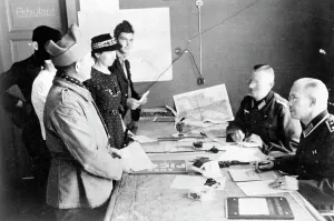 Fallback: Released French prisoners are registered, 1940