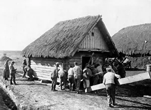 Projectiles: Relocation of a wooden house at the Eastern Front, 1916