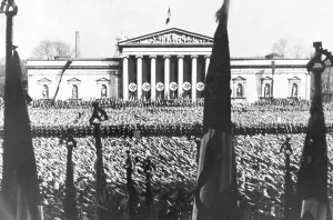 Rememberance: Rememberance Day on Koenigsplatz (King`s Square) in Muni