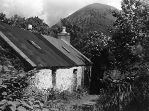 Hump: REMOTE SCOTTISH COTTAGE