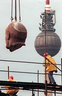 Constructional: Removal of a Lenin Monument