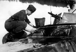 Removal: Removal of the winter camouflage, 1943