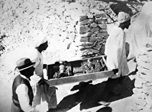 Tutankhamun: Removing items from tomb of Tutankhamun, Valley