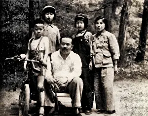 Bishi: Ren Bishi and His Family