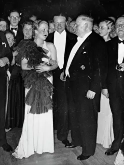 Correll: Renate Muller and Willy Fritsch