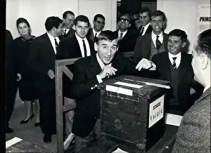 Renato: Renato Rascel, Italian actor and singer, voting in elections