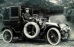 Renault: Renault Vintage Car
