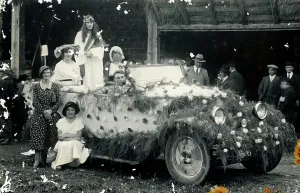 Renault: Renault Vintage Wedding Car