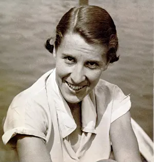 Ros Fraser Collection: Rene Fraser