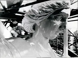 Rusting: Renovation of Viktoria sculpture on column, Berlin