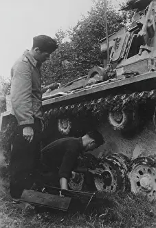 Replaced: Repair of a tank - Eastern Front, 1942