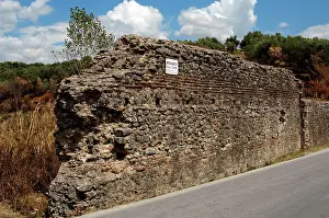 Defend: REPUBLIC OF ALBANIA. Stretch of wall between Saranda and Mes