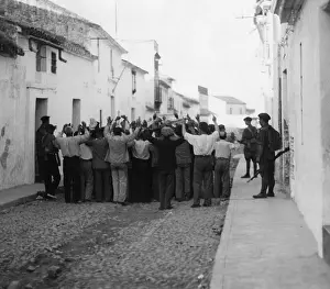 Supporter: Republican fighters surrender to Spanish national