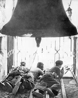 Hangs: Republican snipers in the tower of the Cathedral of Siguenza