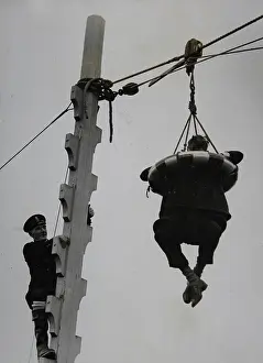 Lifesaving: Rescue exercise for the crew of a sinking ship