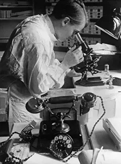 Microscope: Research with the microscope, 1930