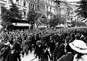 Kitted: Reservists on the march, 1914