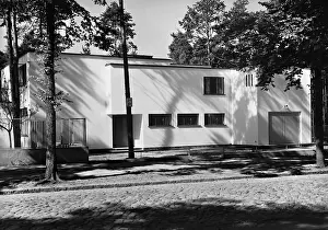Zehlendorf: A residential building by Walter Gropius, 1927